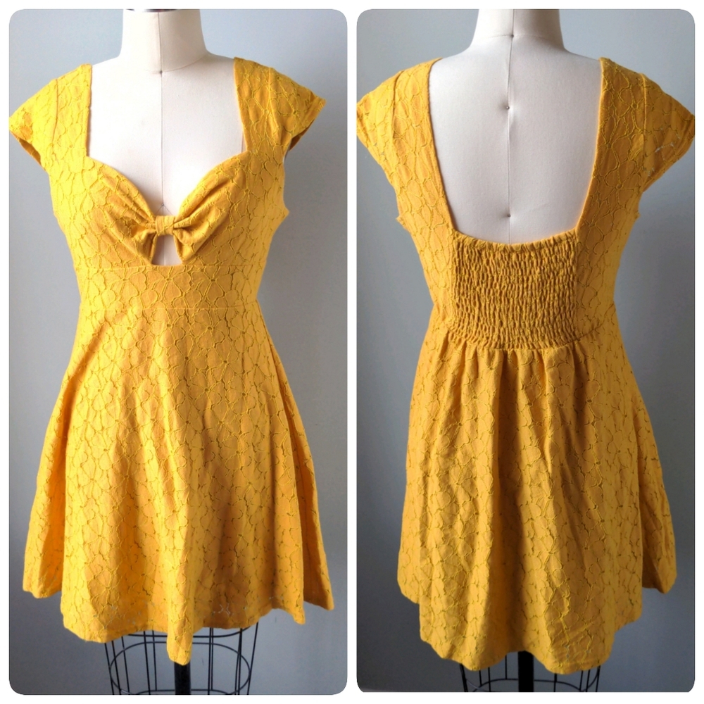 Coco + Jaimeson Dress Size M